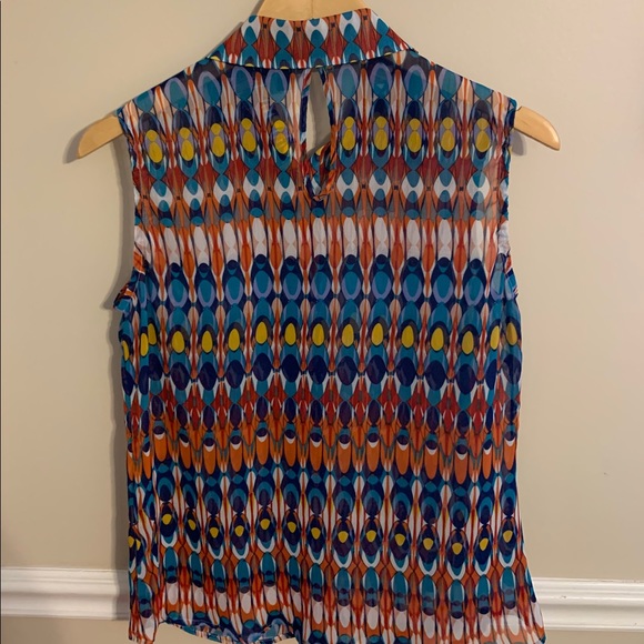 70s Inspired Sleeveless Blouse - Picture 2 of 3